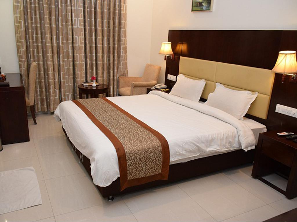 Hotel Sai Jashan Shirdi - Where Blessings & Comfort Meet Esterno foto